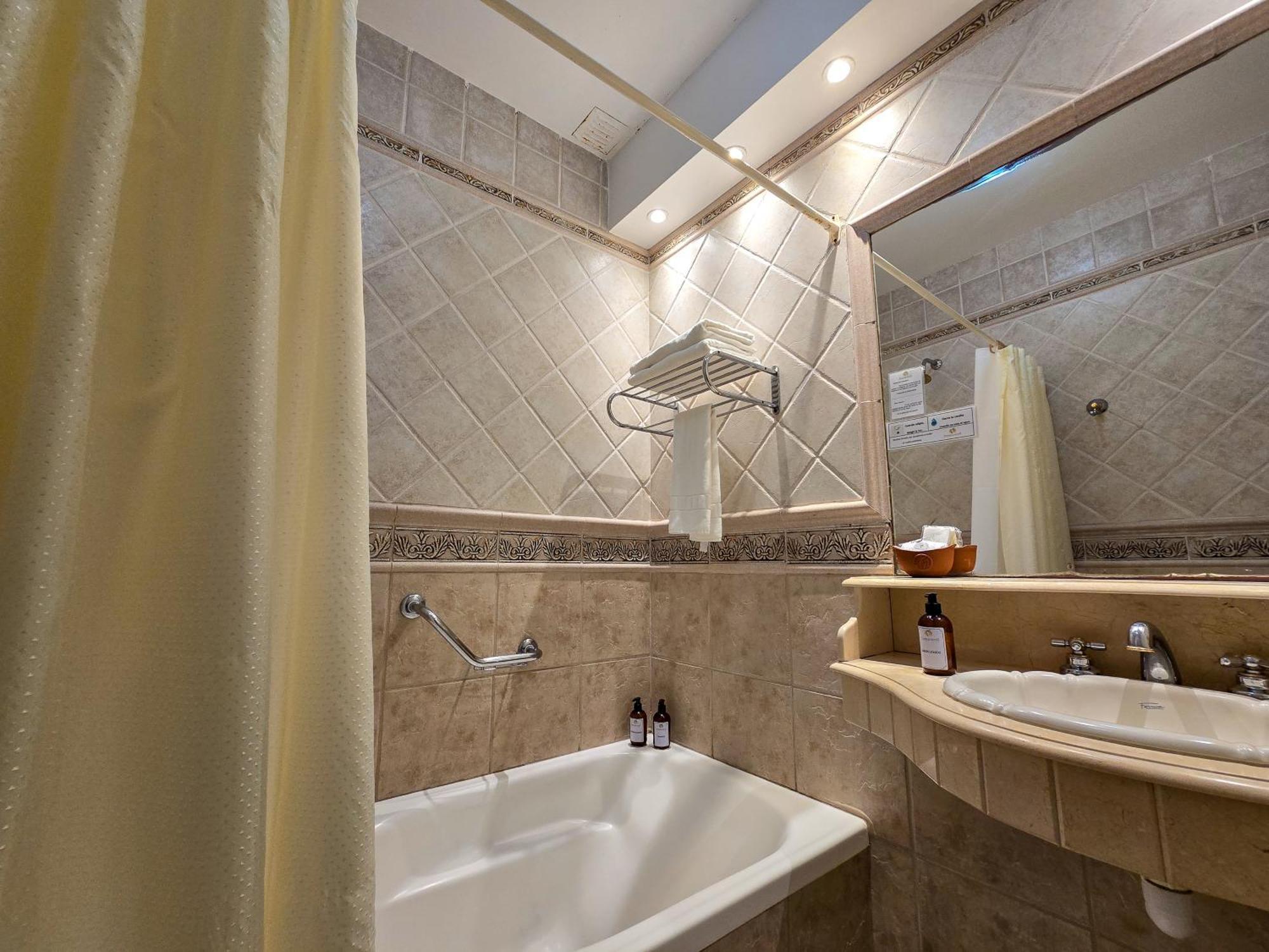 Hotel Spa Termas De Reyes Сан Салвадор де Хухуй Екстериор снимка